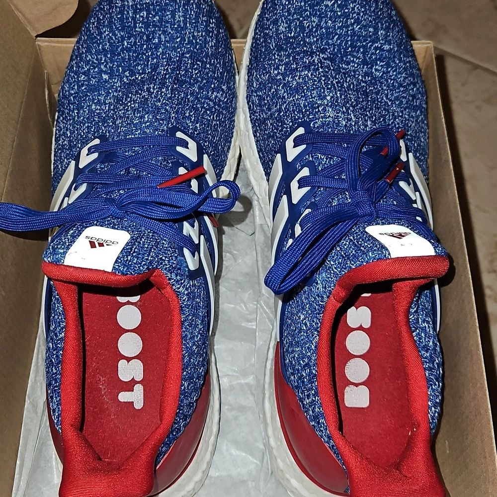 Adidas Ultraboost...Mens 8 - Picture 3 of 4